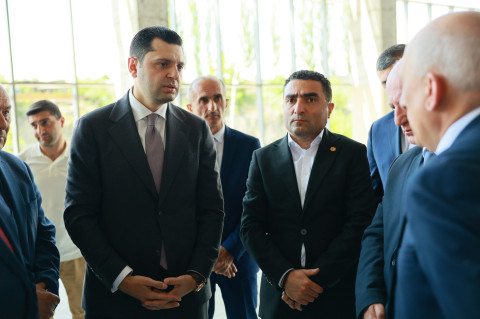 Համբարձում Մաթևոսյանը և Ռոմանոս Պետրոսյանը դիտարկել են կառուցվող «Նորագյուղ» 35/6 կՎ մոդուլային ենթակայանի շինարարական աշխատանքների ընթացքը