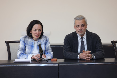Ժաննա Անդրեասյանը պարգևատրել է պարարվեստի մի շարք ներկայացուցիչների