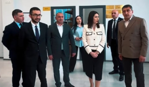 Արփինե Սարգսյանը ծանոթացել է Արագածոտնի մարզի հաշվառման-քննական բաժնի նոր շենքի աշխատանքային պայմաններին