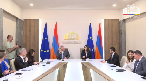 Այժմ ՀՀ քաղաքացիներին ավելի շատ վիզաներ և բազմակի մուտքի վիզաներ ենք տրամադրում. Յոհաննես Լուխներ