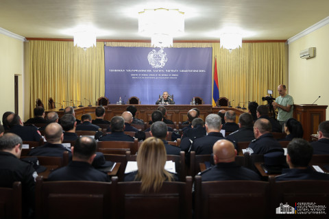 «Վերջին զանգի» միջոցառումներով պայմանավորված կիրականացվի ուժեղացված ծառայություն․ աշխատանքային խորհրդակցություն ոստիկանությունում