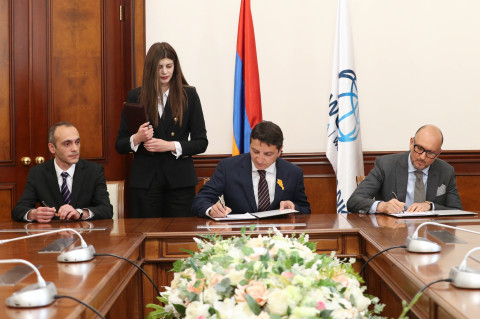 Ֆինանսների նախարարը և ՀԲ հայաստանյան գրասենյակի ղեկավարը ստորագրել են բնակարանային և հիփոթեքային շուկայի զարգացման 264.4 մլն դոլարի համաձայնագիր