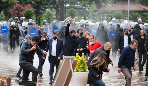 Police raid office of Turkey's main opposition party
