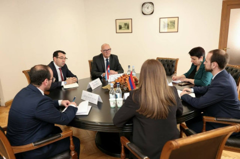 Էկոնոմիկայի փոխնախարարը և Լյուքսեմբուրգի դեսպանն անդրադարձել են հայկական արտադրանքի արտահանման հետ կապված լոգիստիկ հարցերին