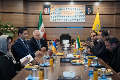 Issues related to expanding cooperation between postal services of Armenia and Iran discussed