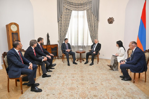 Փոխվարչապետ Գրիգորյանը ՎԶԵԲ-ի ներկայացուցիչների հետ հանդիպմանը հույս է հայտնել, որ համատեղ իրականացվող ռազմավարական ծրագրերը կընդլայնվեն