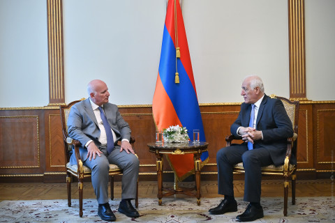 Վահագն Խաչատուրյանը և Մեսրոպ Մեսրոպյանը քննարկել են Հայաստանի էներգետիկ քաղաքականությանն առնչվող հարցեր
