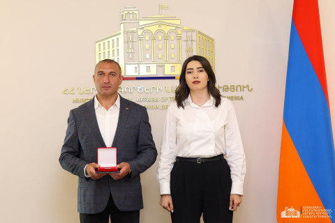 ՆԳ նախարարը պարգևներ է հանձնել Վահե Մելքոնյանին և Փամբակ գետում որոնողական աշխատանքներ իրականացրած ջրասուզակներին