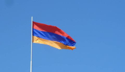 ՀՀ բնակավայրերում պետական դրոշի տեղադրման հստակ ու միասնական մոտեցում կսահմանվի. հանձնաժողովը նախագծին տվել է դրական եզրակացություն