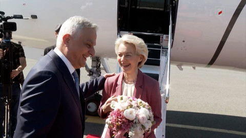 Ursula fon der Leyen Ermənistana gəlir
