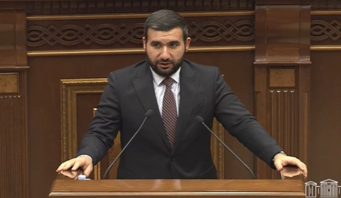 Բնավ զարմացած չեմ, որ ընդդիմությունը ընտրակաշառք բաժանելու, ստանալու համար պատժաչափի խստացման օրենքի կեսից գնաց ԱԺ դահլիճից. Ալեքսանյան