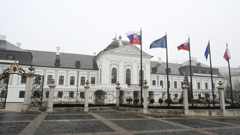 Սլովակիայում հանրաքվե է անցկացվում վարչապետ Ռոբերտ Ֆիցոյին ցմահ վճարումներից զրկելու շուրջ
