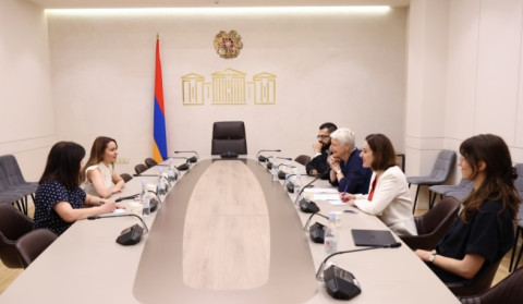 Sona Qazaryan Liberal Müasirlik Mərkəzinin nümayəndələri ilə görüşüb