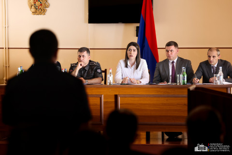 Նվազել են հրազենի գործադրմամբ կատարված հանցագործությունները․ ՆԳ նախարարն ամփոփել է առաջին կիսամյակի աշխատանքը Կոտայքում