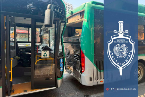 Ռուբինյանց փողոցում բախվել են թիվ 65 երթուղին սպասարկող ավտոբուսը և թիվ 4 երթուղին սպասարկող տրոլեյբուսը