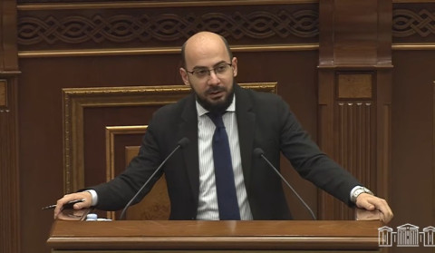 Եկեղեցին սկսել է խառնվել ՀՀ ներքաղաքական, արտաքին քաղաքական հարցերին. Արթուր Հովհաննիսյանի ելույթը հանդարտ չանցավ