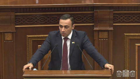 «Ուժեղ Հայաստանի» դեմքով Սերժ Սարգսյանը ներկայացված է ԱԺ դահլիճում. Տարոն Չախոյան