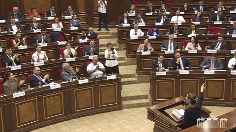 ԱԺ-ում բանավեճ՝ Հայ Առաքելական Եկեղեցու և Գարեգին Բ-ի շուրջ
