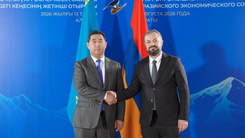 Հայկական գյուղմթերքի արտահանումը Ղազախստան ավելացնելու ներուժ կա․ Պապոյանը՝ Այդարբեկ Սապարովին