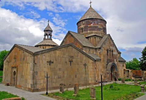 Կեչառիսի վանական համալիրում վարչապետը ներկա է եղել սուրբ և անմահ պատարագին