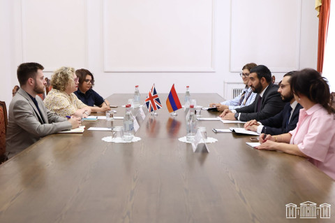 Vahagn Aleksanyan və Böyük Britaniya səfiri ikitərəfli parlament əlaqələrini dərinləşdirmək perspektivlərini müzakirə ediblər