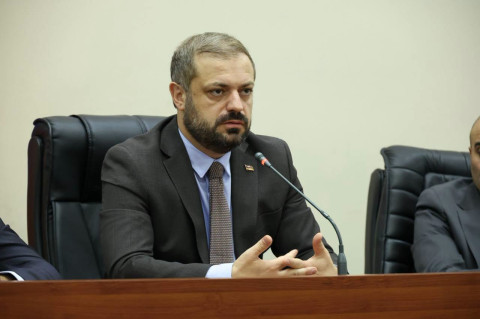 Գևորգ Պապոյանը էկոնոմիկայի նախարարության աշխատակազմին է ներկայացրել նորանշանակ տեղակալներին