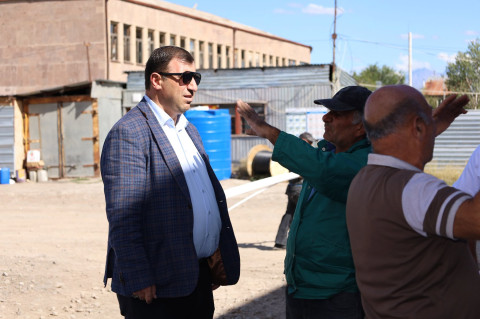 Մարալիկի մանկապարտեզը դանդաղ է կառուցվում, Շիրակավանում սուբվենցիոն ծրագրով հիմնանորոգվող հատվածում շինարարներ չեն եղել․ Անի համայնքի ղեկավարն այցելել է շինհրապարակներ