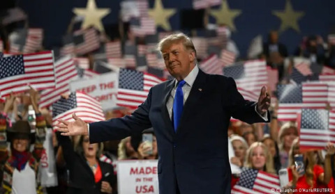Trump asks voters to pretend he is on the ticket, promises $5,000 payout if Republicans win Congress