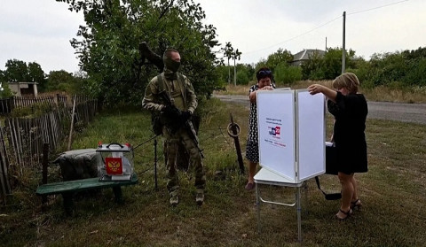 Россия проводит досрочное голосование в оккупированной Украине перед выборами