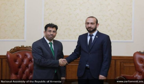 Արարատ Միրզոյանն ընդունել է «Ավրորա» մրցանակի դափնեկիր Միրզա Դինայիին
