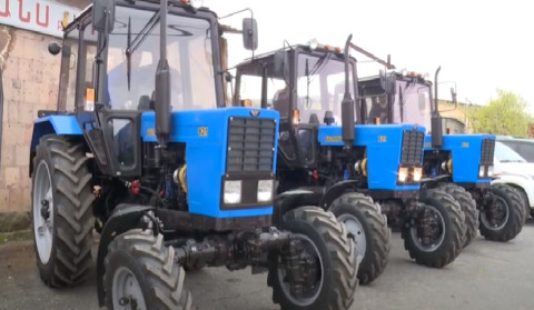Նոր տրակտորներ՝ Գեղարքունիքի ու Արագածոտնի կոոպերատիվներին