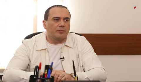Չքաղաքականացնե՜լ. Արմեն Պետրոսյանի հետ