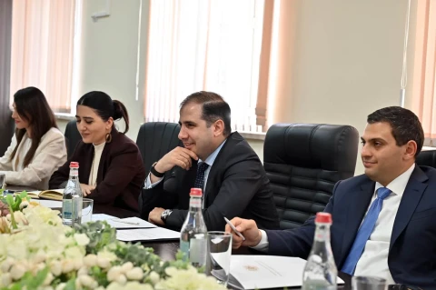 Շարունակելու ենք համատեղ աշխատանքը՝ հարկային վարչարարությունն առավել արդյունավետ դարձնելու նպատակով. ՊԵԿ նախագահը հանդիպել է ԱՄՀ ներկայացուցիչների հետ