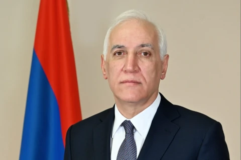 ՀՀ նախագահի հրամանագրով ՆԳՆ մի շարք ծառայողներ պարգևատրվել են Մխիթար Գոշի և Երախտագիտության մեդալներով