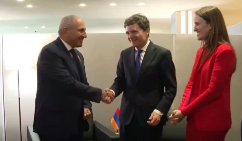 Նիկոլ Փաշինյանը հանդիպել է Ռումինիայի նախագահի հետ