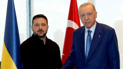 Zelenskiy discusses Black Sea trade and drone deal with Turkish President Erdogan