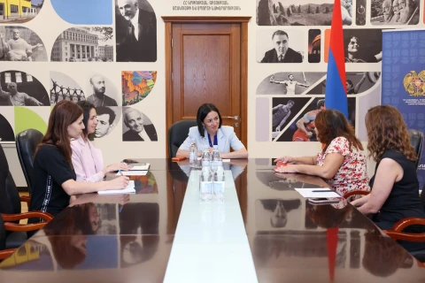 ԿԳՄՍ նախարարը մանկավարժների հետ ոլորտին առնչվող հարցեր է քննարկել