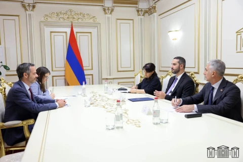 Ազգային ժողովի նախագահը և Ֆրանսիայի դեսպանը մտքեր են փոխանակել տարածաշրջանային հարցերի շուրջ