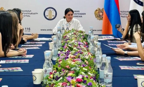 Վաղարշապատի Մովսես Խորենացու անվան դպրոցի աշակերտներն այցելել են ՄԻՊ աշխատակազմ