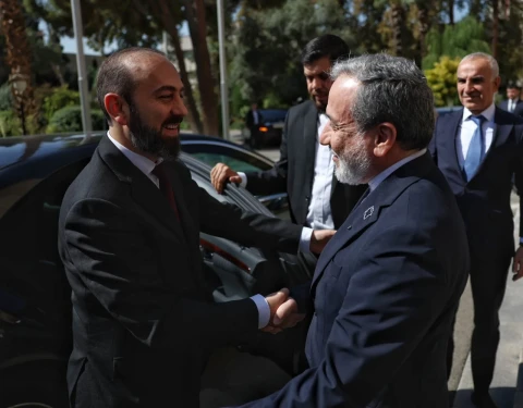 Կայացել է Արարատ Միրզոյանի և Աբբաս Արաղչիի առանձնազրույցը