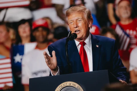 США не будут бить по Ирану до ноябрьских выборов в Конгресс: Трамп