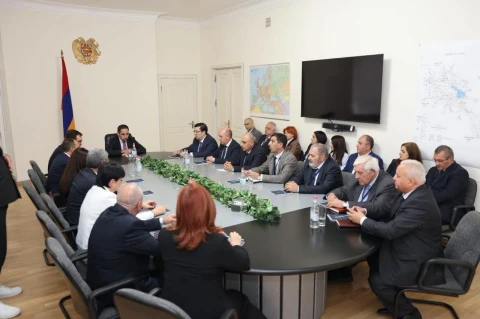 Դավիթ Խուդաթյանը ՀՀ քաղաքացիական ավիացիայի կոմիտեի աշխատակազմին է ներկայացրել կոմիտեի նորանշանակ նախագահ Գևորգ Թորոսյանին