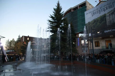 Ծաղկաձորում վերաբացվել է Ծաղկունյաց հրապարակը․ Գևորգ Պապոյանը մասնակցել է հանդիսավոր բացմանը