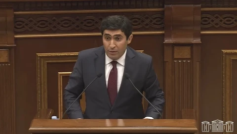 Էդգար Առաքելյանը երդմամբ ստանձնեց ԱԺ պատգամավորի մանդատը