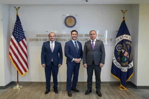Chairman of Investigative Committee met with Deputy Director of Office of National Drug Control Policy at White House